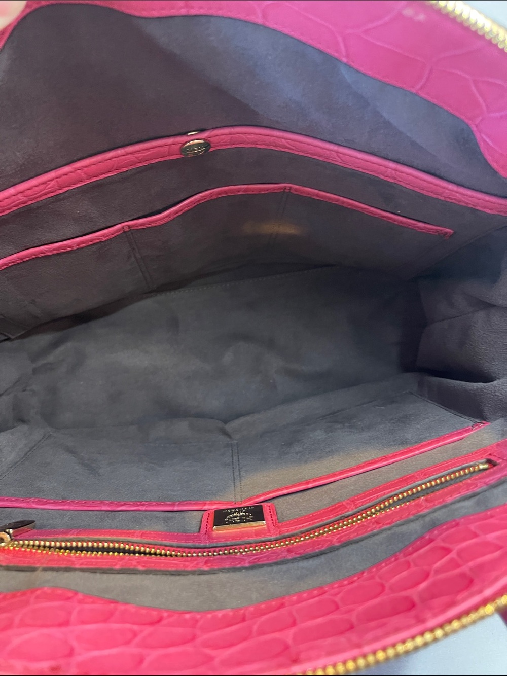 MCM Pink Croc Embossed Leather Satchel Bag w/ Keys & Entrupy Authenticationy - Picture 17 of 17